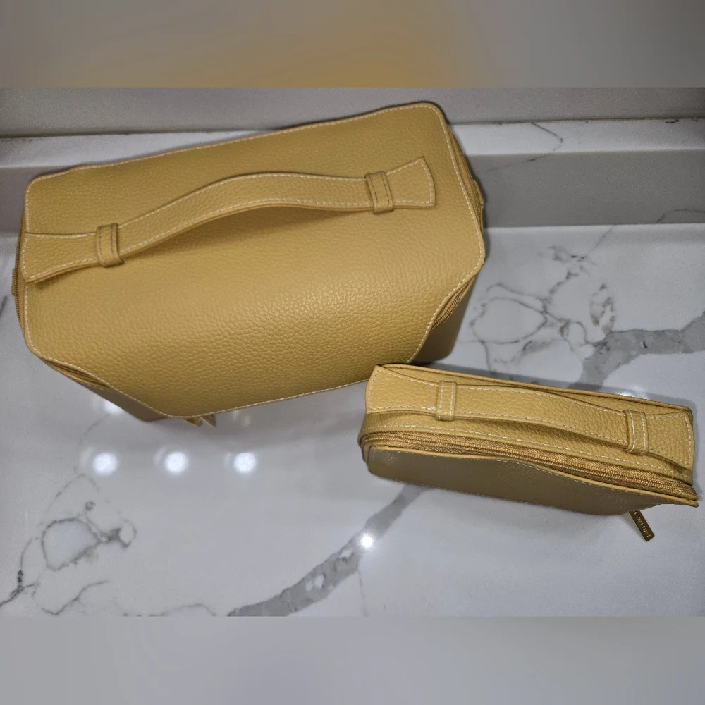 Estee Lauder	Estee Lauder Yellow Vintage Pebbled Leather Cosmetic Travel Set
